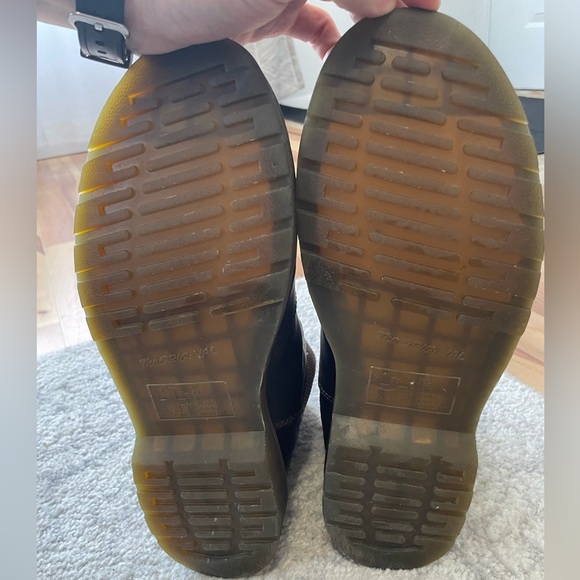 Dr. Martens 2976 Crazy Horse Leather Chelsea Boots - Picture 4 of 7